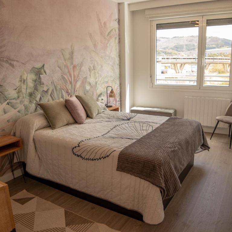 Fee4Me Bilbao, Style and Comfort - Three-Bedroom Apartment - 1