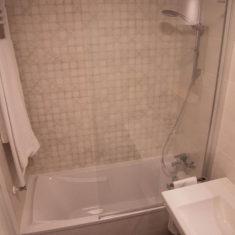 Fee4Me Bilbao, Style and Comfort - Three-Bedroom Apartment - 31
