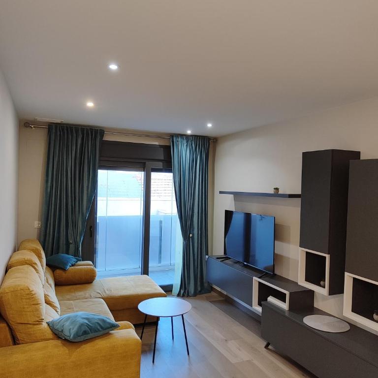 Schöne Wohnung mit Pool und Parking, 50m zum Strand, Torrevieja Spanien - Apartment - 2
