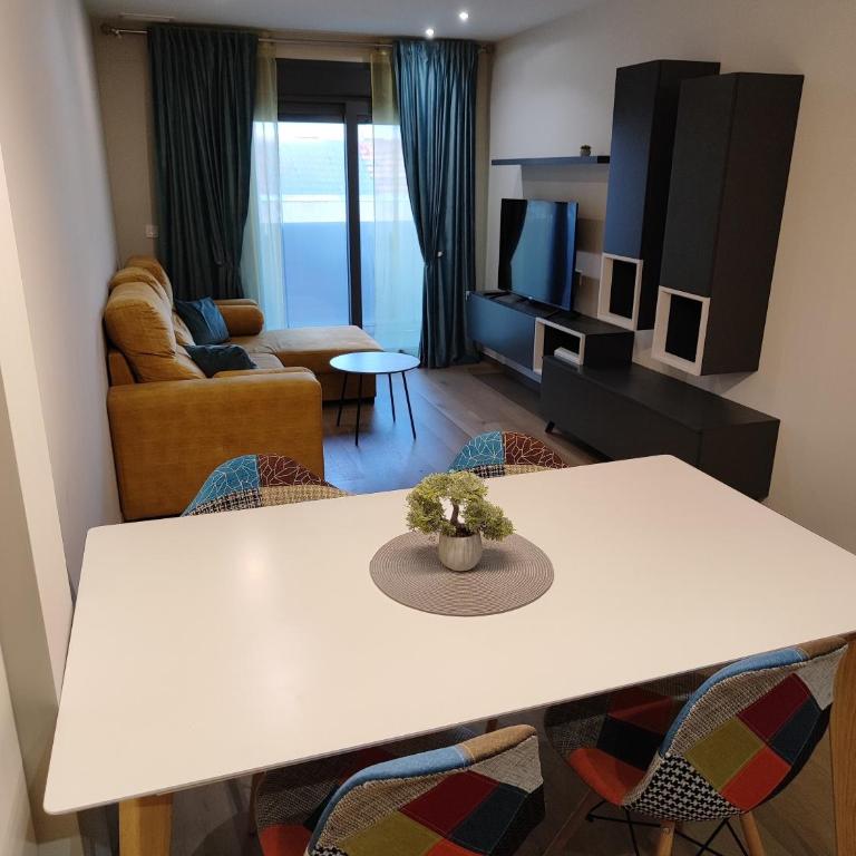 Schöne Wohnung mit Pool und Parking, 50m zum Strand, Torrevieja Spanien - Apartment - 3