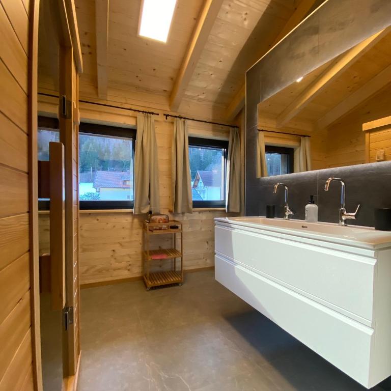 Entspannen im Holzchalet mit Panoramablick, Ruhe und Infrarotsauna - Apartment mit 2 Schlafzimmern - 10