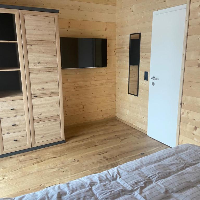Entspannen im Holzchalet mit Panoramablick, Ruhe und Infrarotsauna - Apartment mit 2 Schlafzimmern - 9