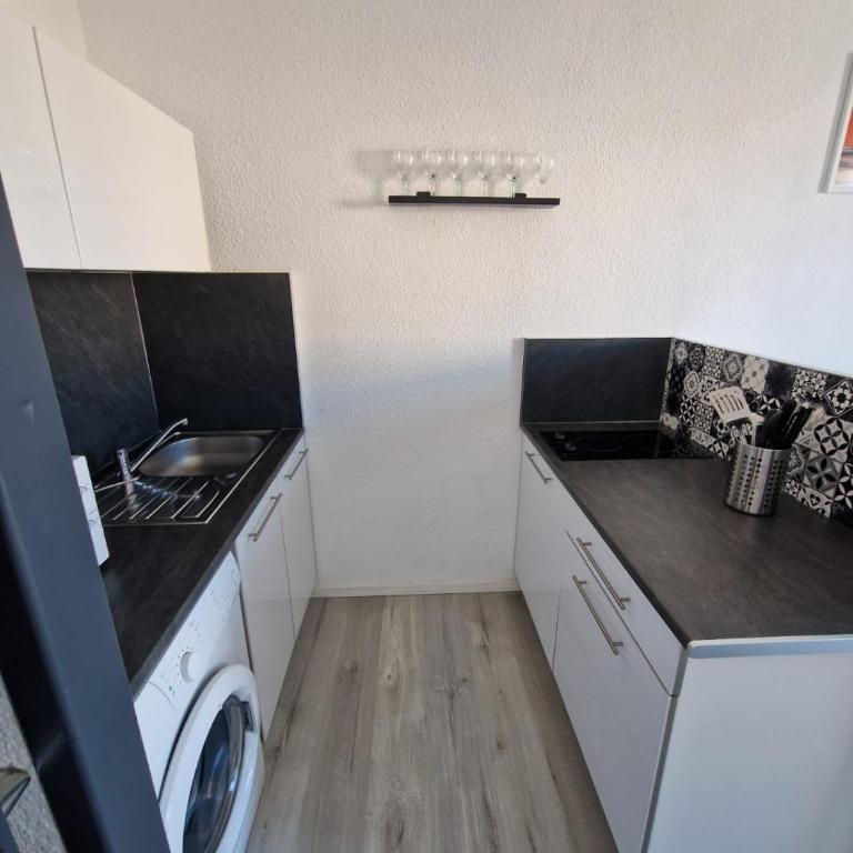 L'Escapade Gruissanaise, appartement 1 chambre, loggia, climatisation, wifi avec piscines de mi-mai à mi-septembre dans résidence - Appartement 1 Chambre - 14