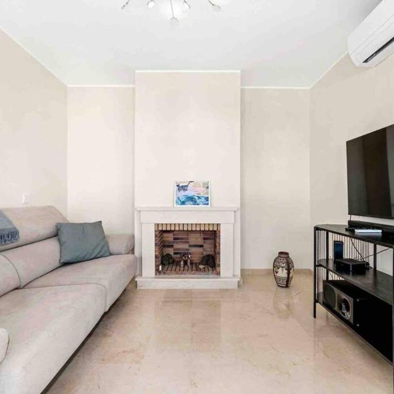 4 Bed detached villa close to golf & beach with shared pool. - Villa - 5