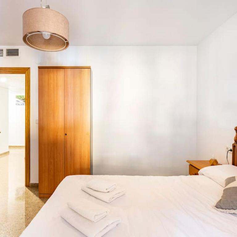 Amplio piso con 4 habitaciones para disfrutar de Málaga con parking gratuito - Apartment - 43
