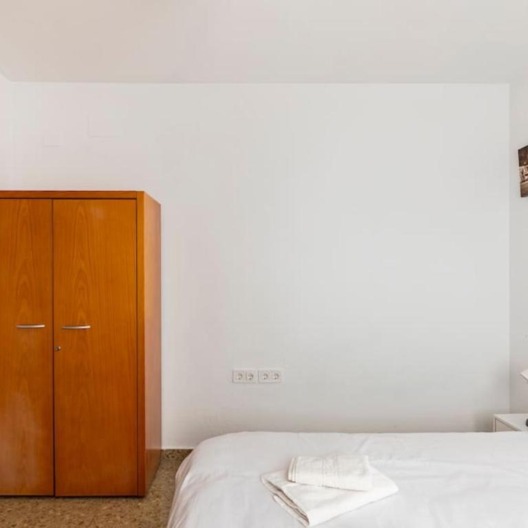 Amplio piso con 4 habitaciones para disfrutar de Málaga con parking gratuito - Apartment - 21