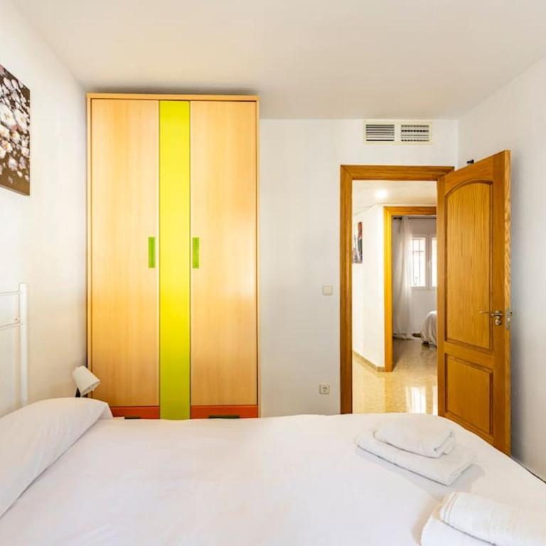 Amplio piso con 4 habitaciones para disfrutar de Málaga con parking gratuito - Apartment - 9