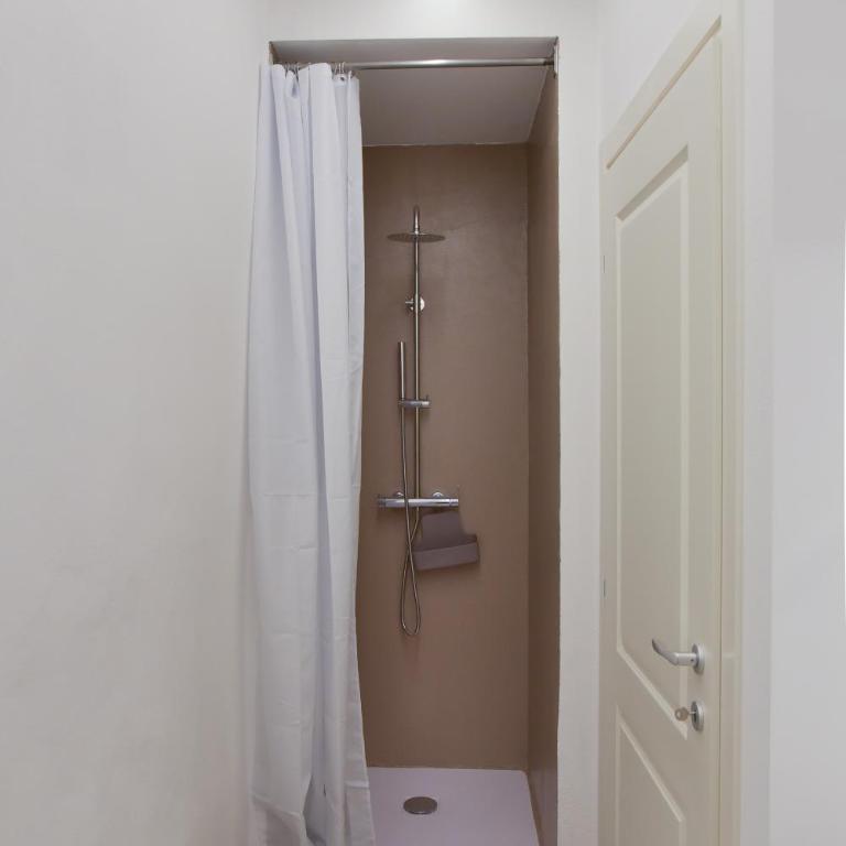 DieciVasi - Camera Matrimoniale con Bagno Privato - 3