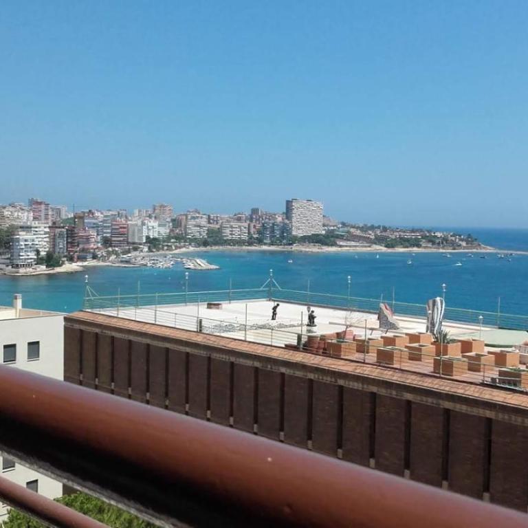 A 50 metros del mar y en 2 paradas de bus estas en el centro de Alicante - Apartment with Sea View - 14
