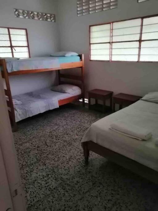 Casa vacacional con piscina privada - Casa de 7 dormitorios - 28