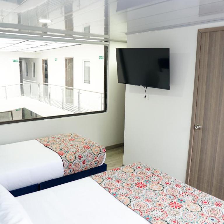 Hotel Sky Blue - Standard Double or Twin Room - 4