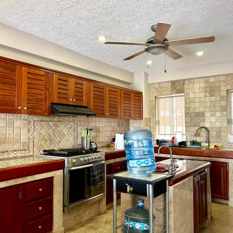 Stunning Ocean Views, Villa Ecuador, Centrally located - Casa de 4 dormitorios - 54