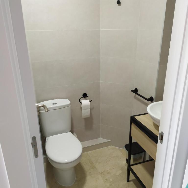 Luminoso Apartamento en Primera Línea de Playa - Two-Bedroom Apartment - 16