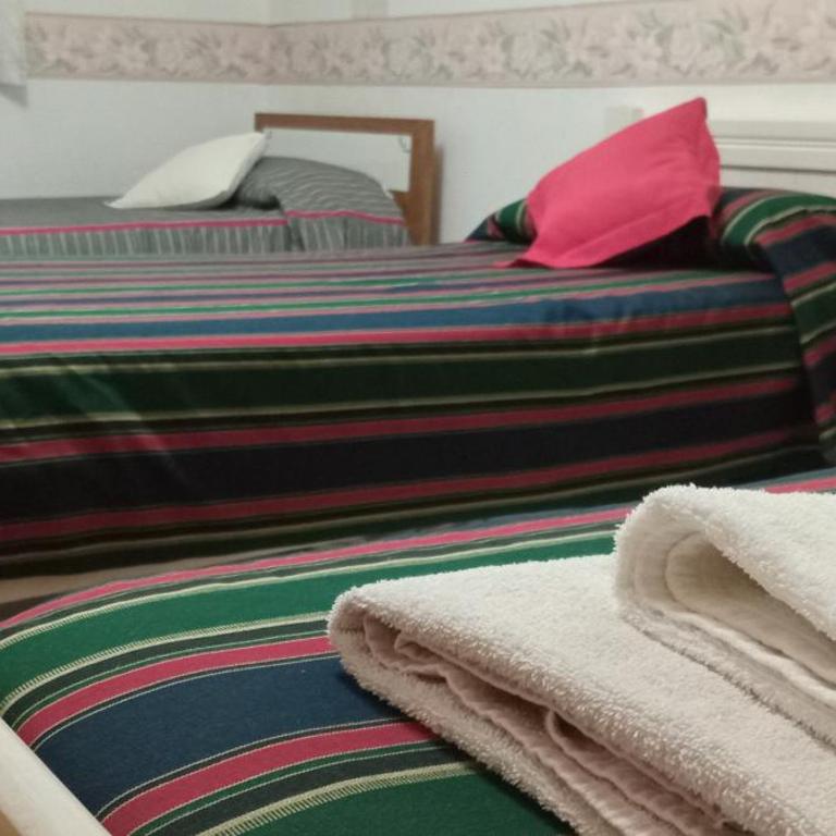 Residencial Sissus - Triple Room with Shared Bathroom - 5