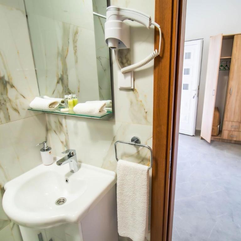 Simo apartments airport Podgorica - Superior Apartment - 6