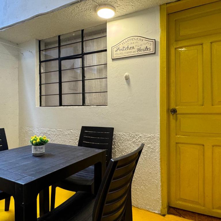 Yellow Door - 2 bedroom 1 bath - Apartamento de 2 dormitorios - 1