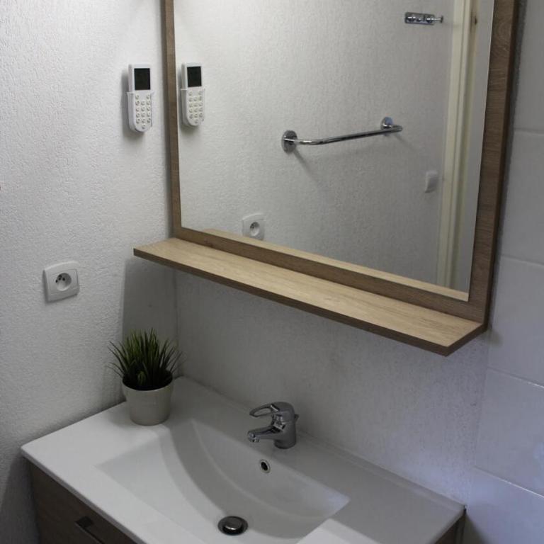 Résidence Les Chaumettes - TRES BEL APPARTEMENET ENTIEREMENT RENOVE MAE-0124 - Appartement - 9