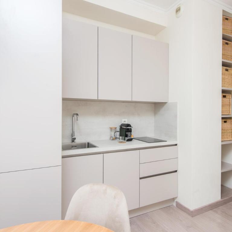 REPUBLIQUE - Somptueux 2 pièces - 50 mètres de Monaco - Appartement 1 Chambre - 8