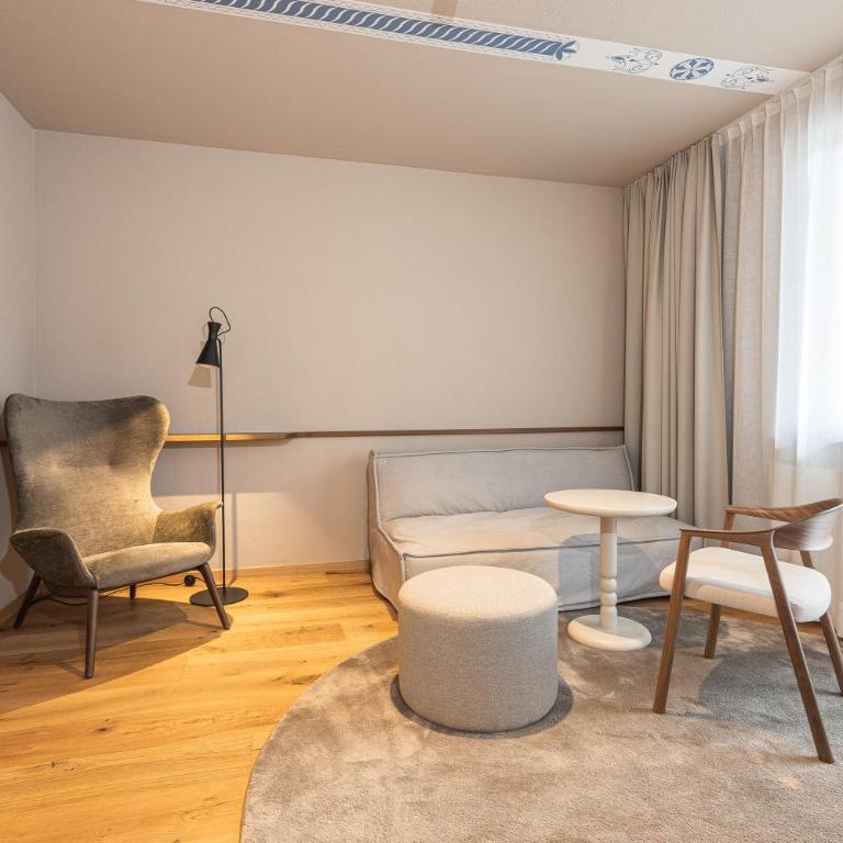 Upside Down Town Hotel Neue Post - Junior Suite mit Balkon - 1