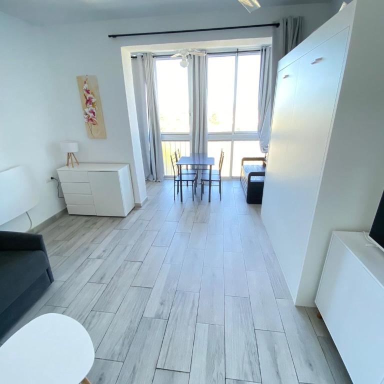 Studio avec Piscine et Parking - One-Bedroom Apartment - 9