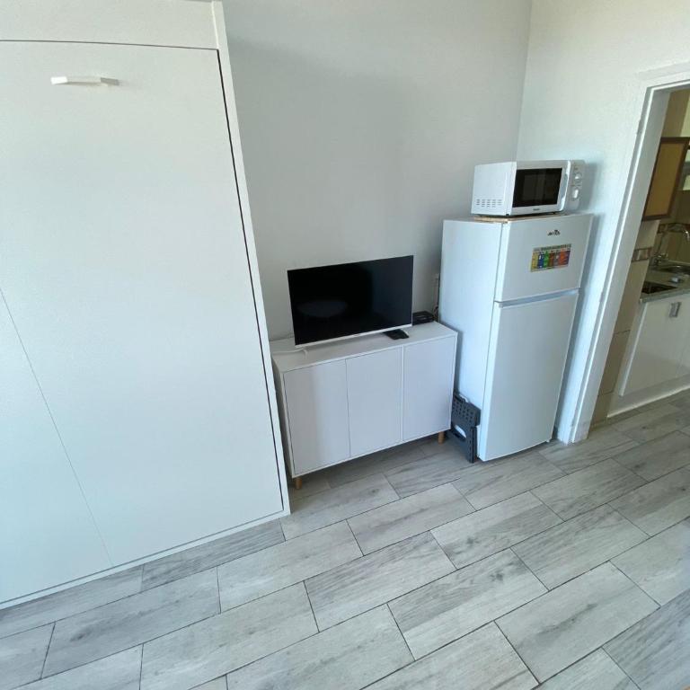 Studio avec Piscine et Parking - One-Bedroom Apartment - 7