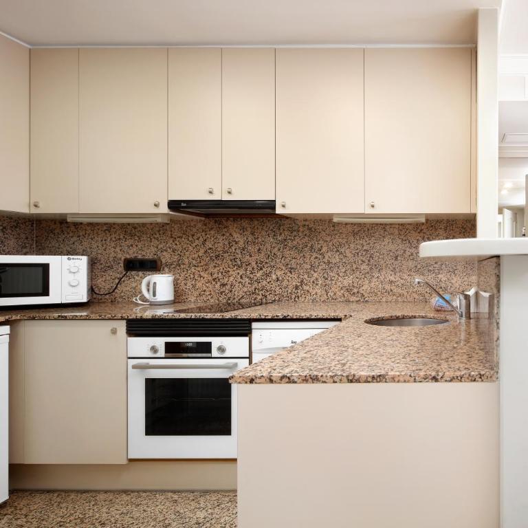 Apartaments-Hotel Hispanos 7 Suiza - Junior Suite - 8