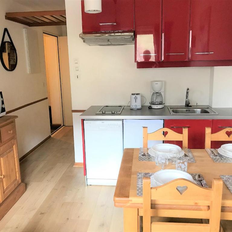Le Lion dor 2- appartement- 4pers - centre statio - Apartment - 2