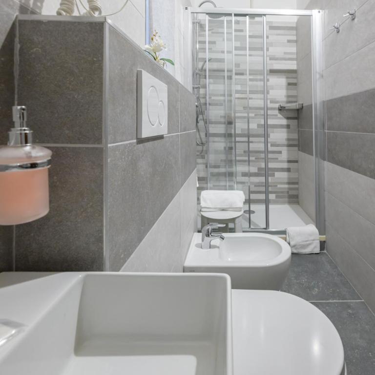 Affittacamere Berzi - Camera Singola con Bagno in Comune - 2