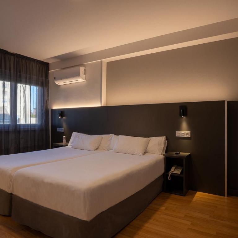 Sancho Ramirez - Habitación Doble con cama supletoria - 4