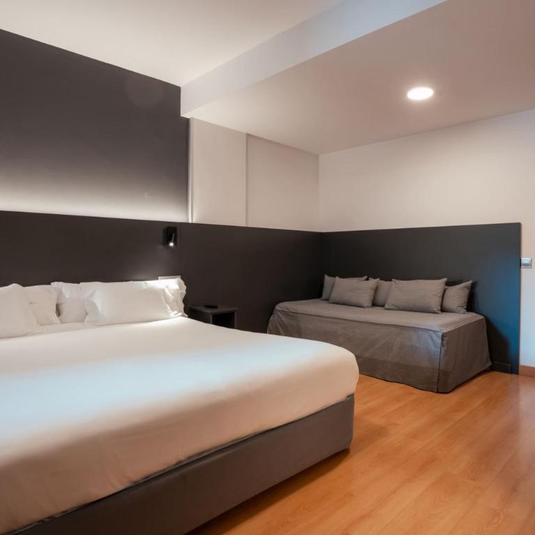 Sancho Ramirez - Habitación Doble con cama supletoria - 1