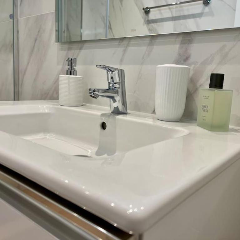 Beste Sicht auf Ifach, Hafen und Strand - Two-Bedroom Apartment - 11