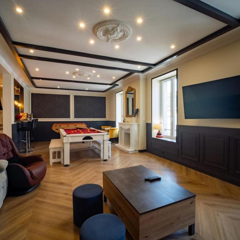 Duplex Jeanne d'Arc Billard Baby en option Escape Game Logements Insolites - Appartement 2 Chambres avec Terrasse - 8