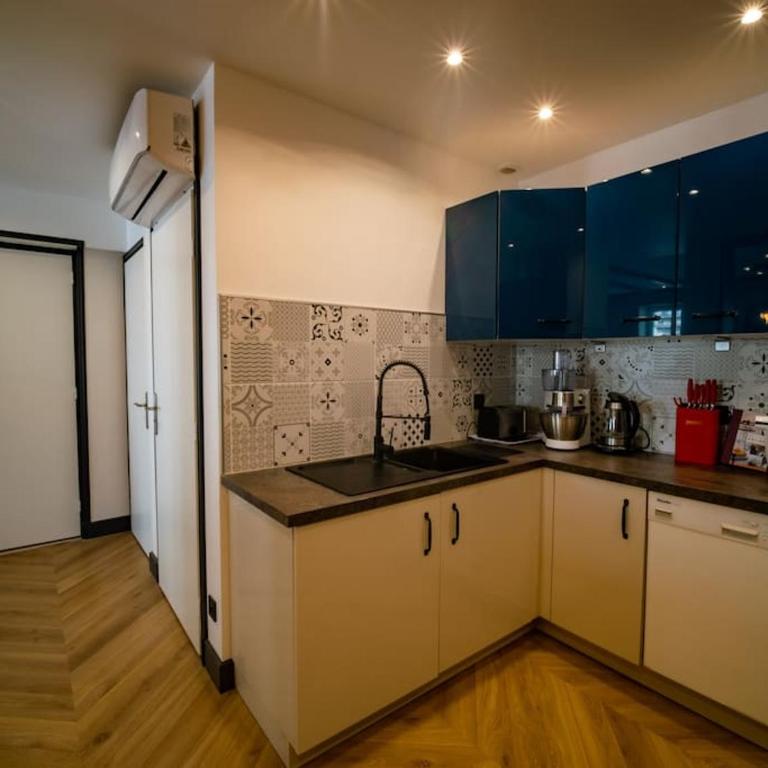 Duplex Jeanne d'Arc Billard Baby en option Escape Game Logements Insolites - Appartement 2 Chambres avec Terrasse - 15