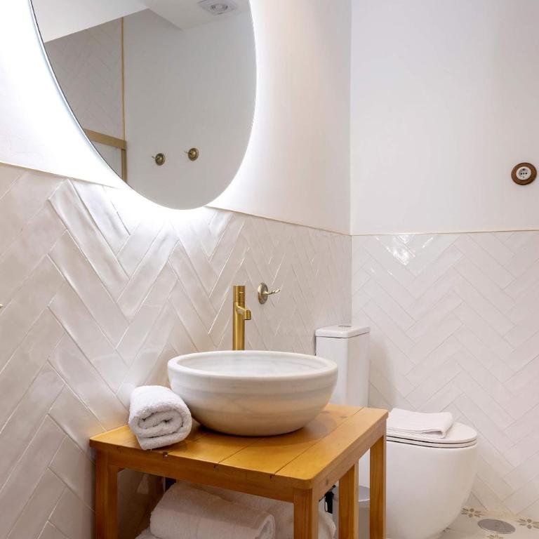 Genteel Home Horno Marina - Two-Bedroom Apartment with Terrace - 2