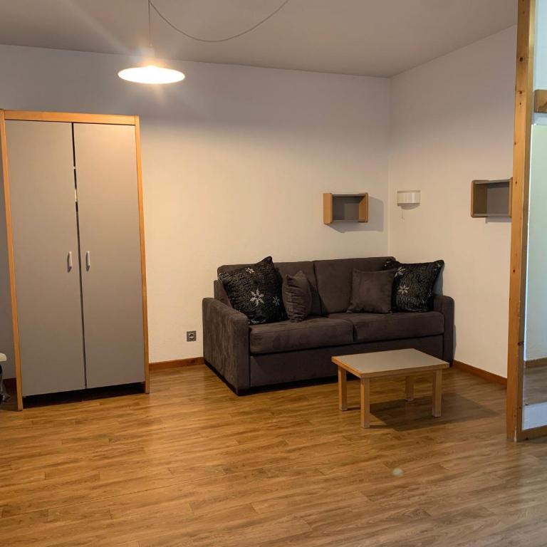 Studio 4 Pers avec Balcon, WiFi et Parking - Studio - 1
