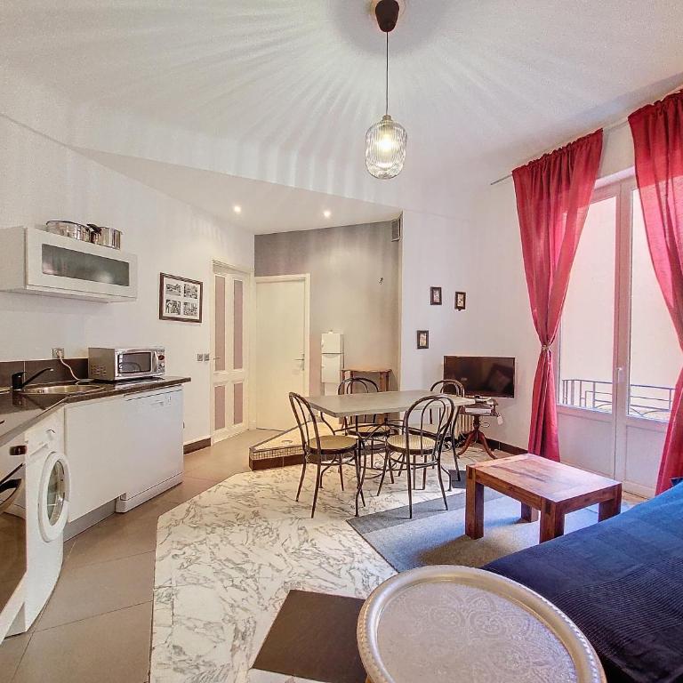 Nestor&Jeeves - NOE - Central - Close sea - Spacious - Appartement 2 Chambres - 5