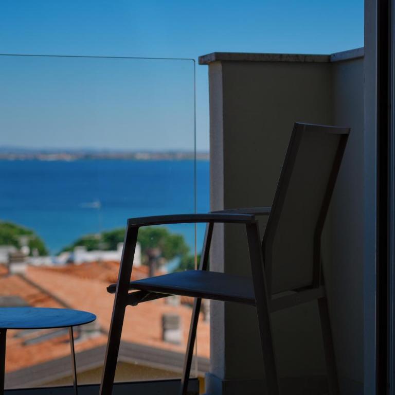 Hotel Palazzo del Garda & Spa - Camera Matrimoniale con Balcone e Vista Lago - 5
