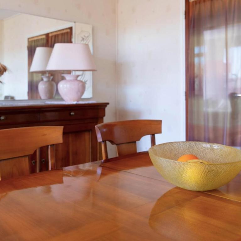 Spacious air conditionned apartment with balcony - Appartement - 8