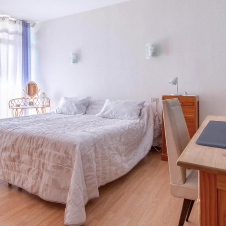 Spacious air conditionned apartment with balcony - Appartement - 13