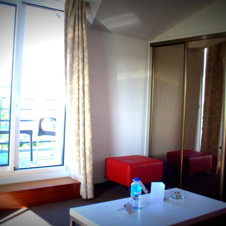 Thalasso Concarneau Spa Marin Resort - Chambre Double ou Lits Jumeaux Supérieure avec Vue Latérale sur la Mer - 8