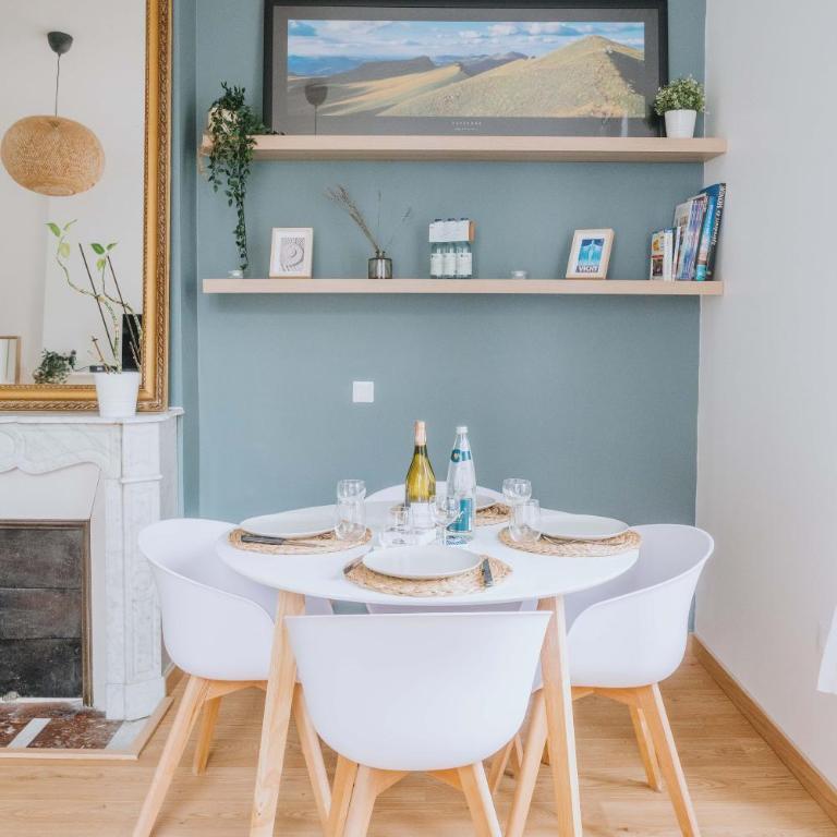 Appartement calme centre-ville Vichy 2-3 pers - One-Bedroom Apartment with 1 double bed + 1 Single bed on Mezzanine - 4