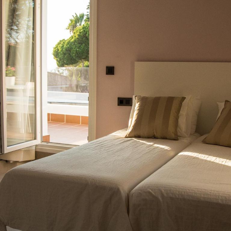 Hotel Novomar - Habitación Doble Deluxe con vistas al mar - 2 camas - 7