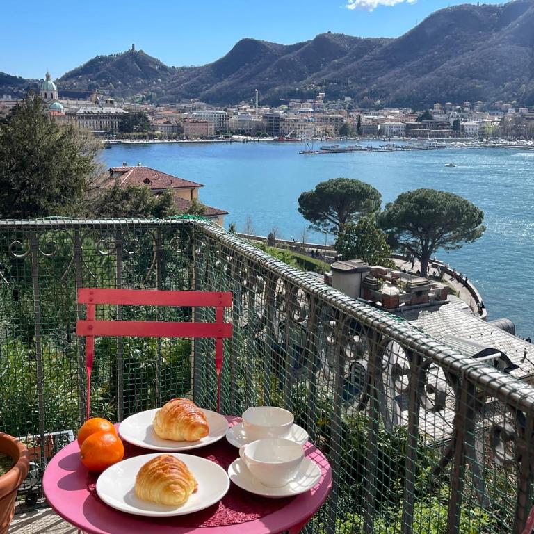 Lake Front View on Viale GENO - Appartamento con Vista Lago - 1