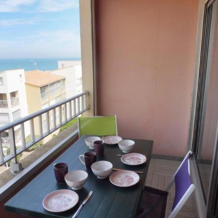 INDES GALANTES Tres joli T2 vue mer piscine Cap d'Agde - One-Bedroom Apartment - 5