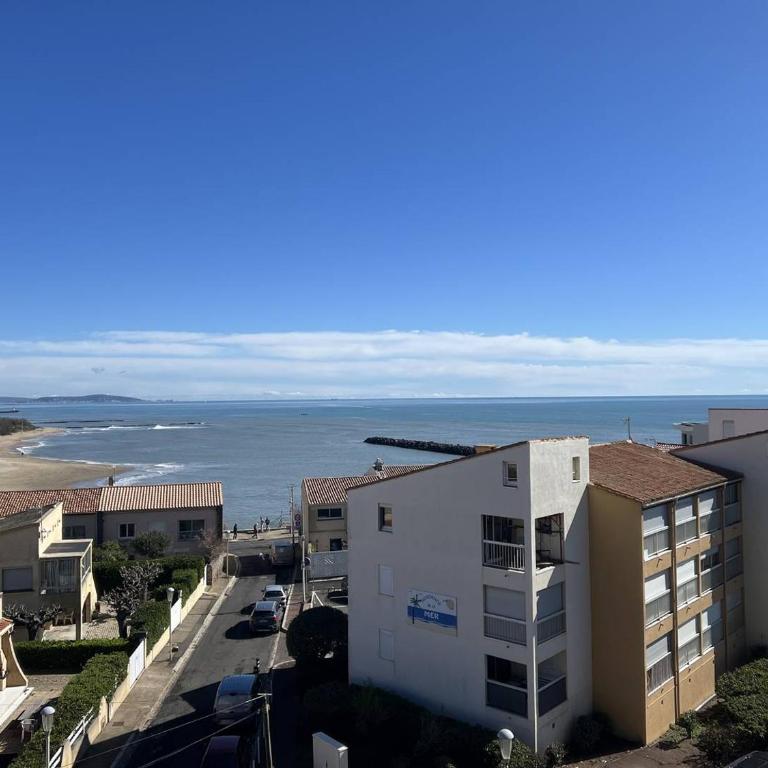 INDES GALANTES Tres joli T2 vue mer piscine Cap d'Agde - One-Bedroom Apartment - 16