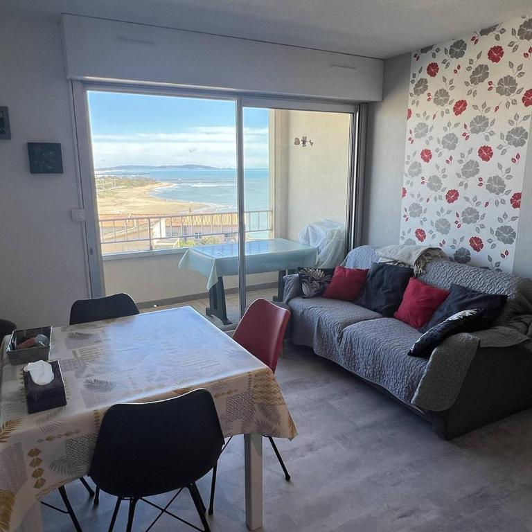 INDES GALANTES Tres joli T2 vue mer piscine Cap d'Agde - One-Bedroom Apartment - 17