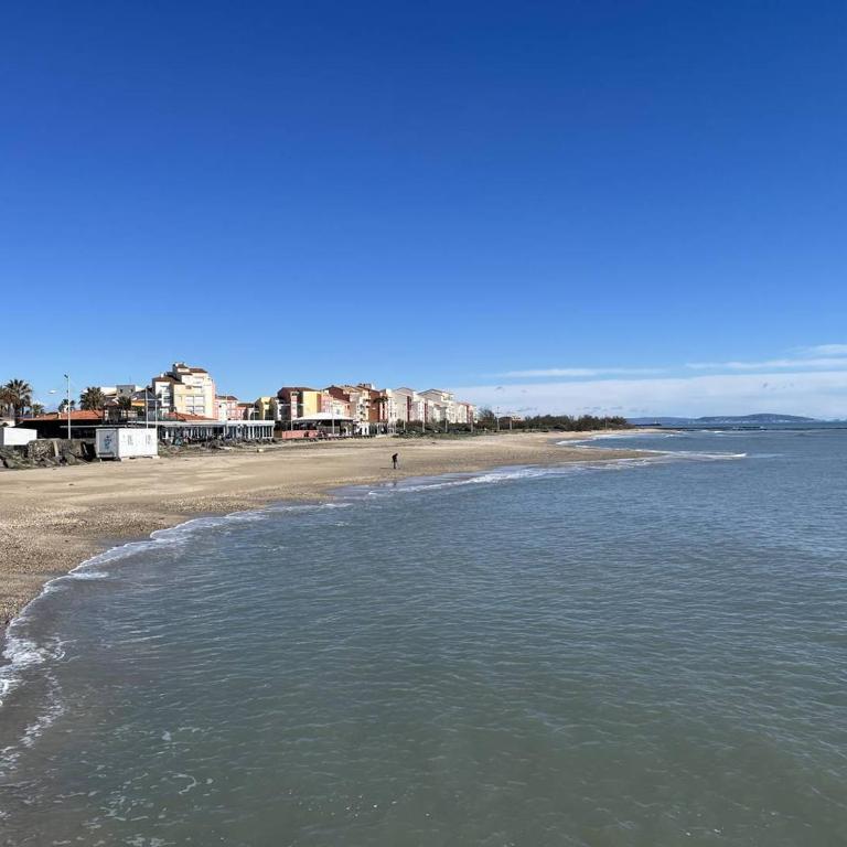 INDES GALANTES Tres joli T2 vue mer piscine Cap d'Agde - One-Bedroom Apartment - 23