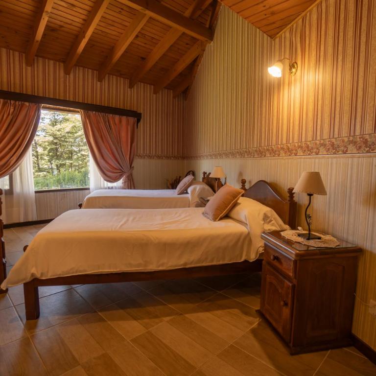 Hosteria El Condado - Twin Room with Lake View - 5