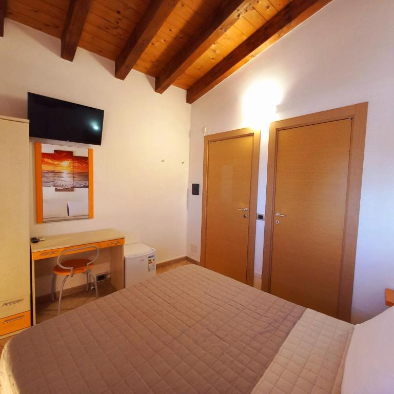 L'Antica Torre - Doppelzimmer mit Balkon und Meerblick - 8
