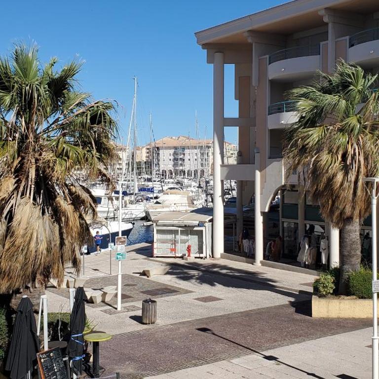 LE NADIR GRAND T2 51m2, 4-5p, Parking - Apartment with Balcony - 1